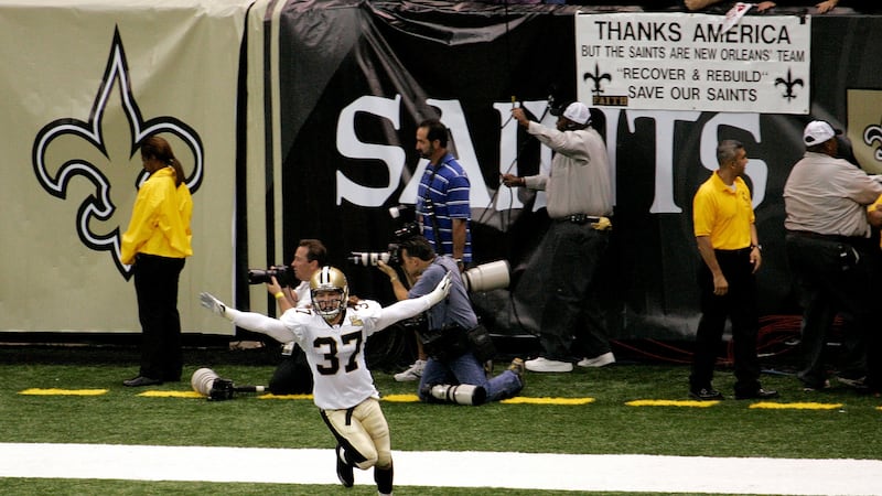 In this Sept. 25, 2006 file photo, New Orleans Saints' Steve Gleason (37) sprints through the...