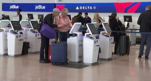 Armstrong Airport monitors weather as extreme temps cancel flights elsewhere