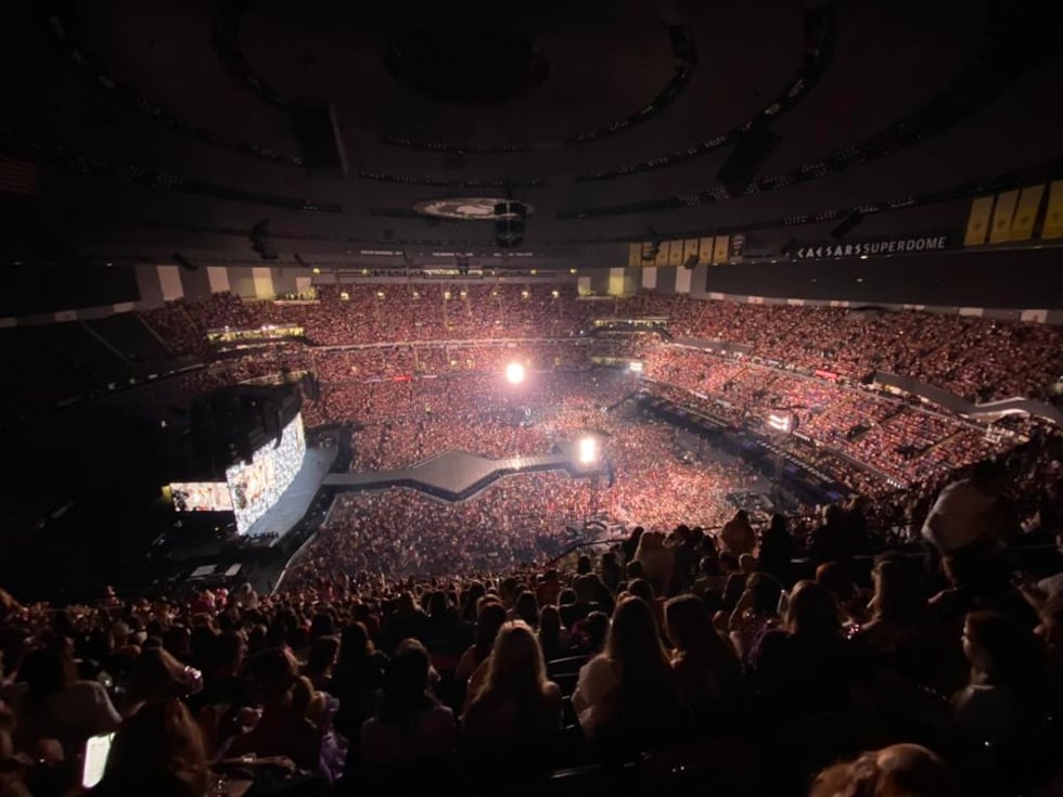 Sabrina Carpenter’s appearance stuns sold-out Superdome audience Night 2 of Taylor Swift Eras tour stop in New Orleans