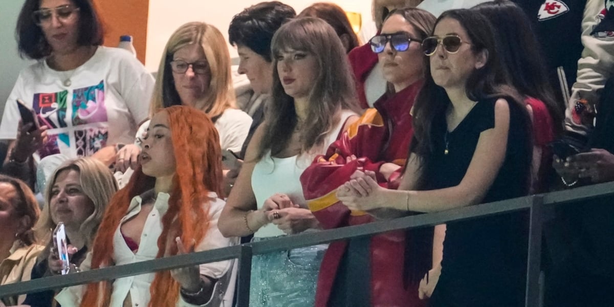 Why was Taylor Swift booed at the Super Bowl?