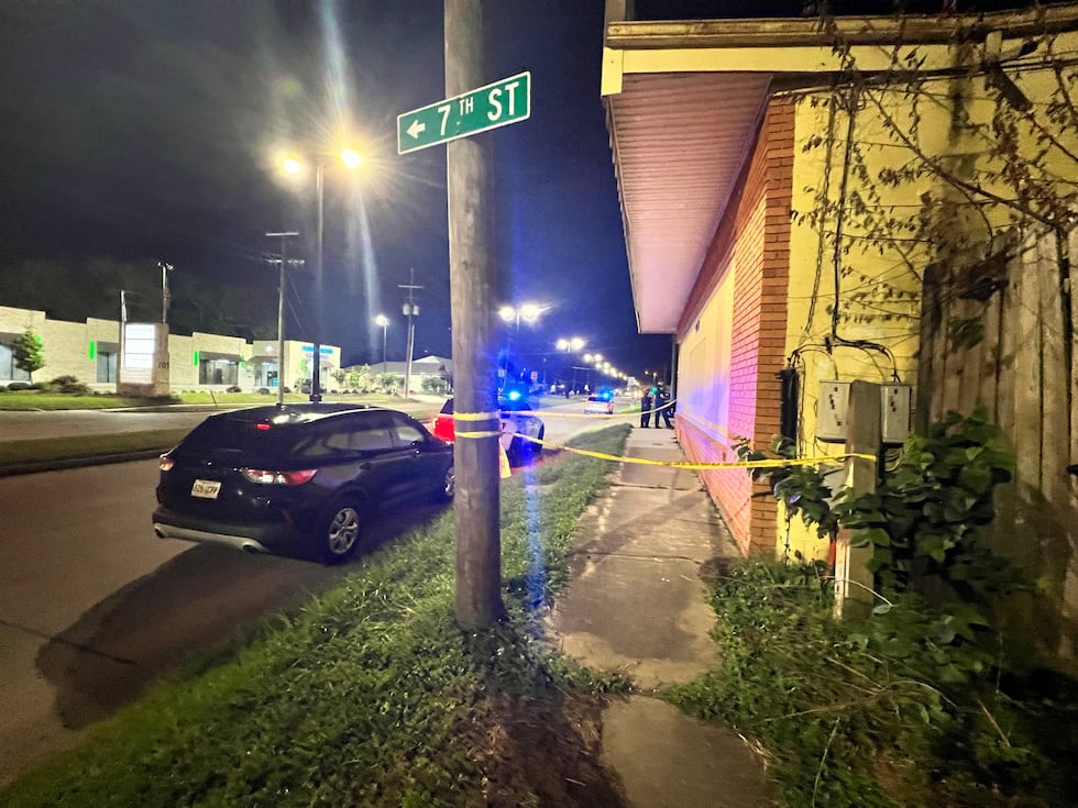 Seorang pria ditembak fatal Selasa malam (15 April) di Marrero, Jefferson Paroki Sheriff ...