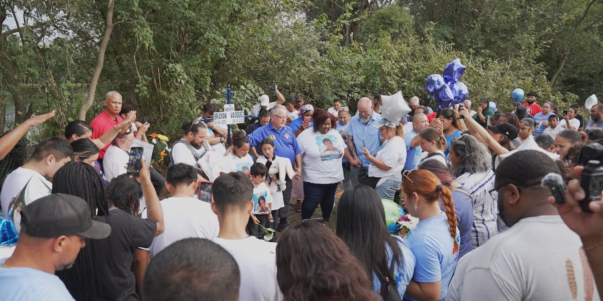 Hundreds gather to mourn for 12-year-old Bryan Vasquez two weeks after he went missing