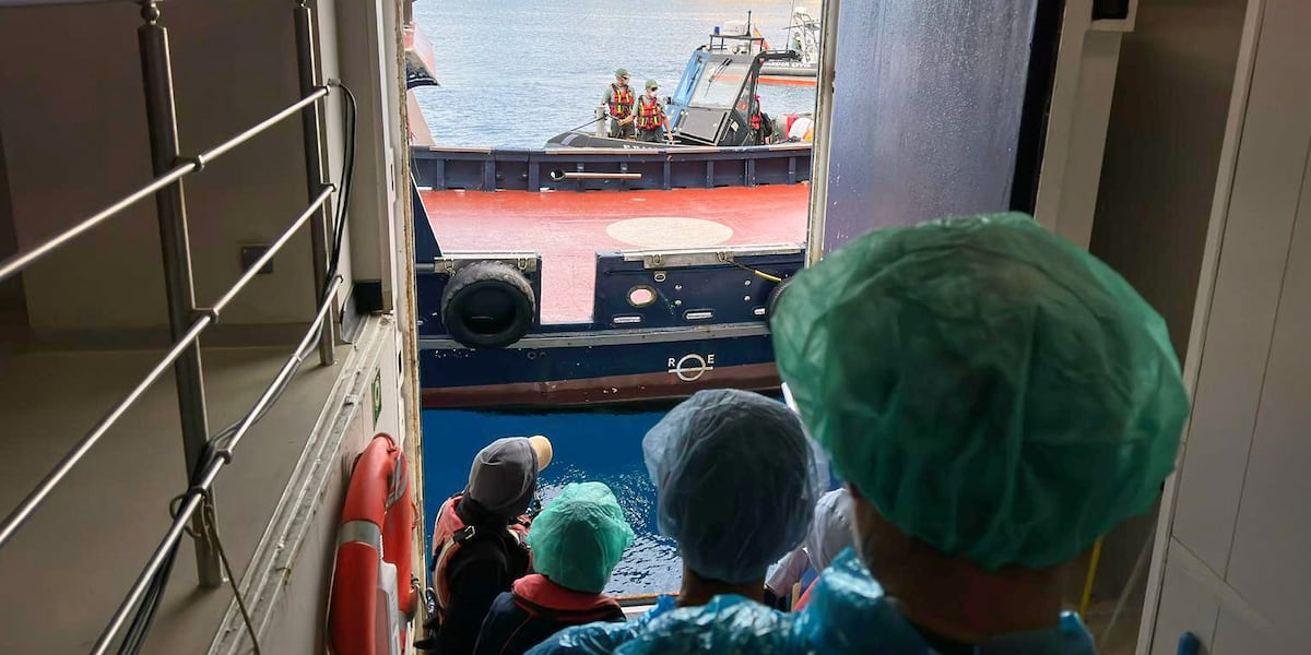 Plane carrying Spanish passengers from hantavirus-stricken MV Hondius ...
